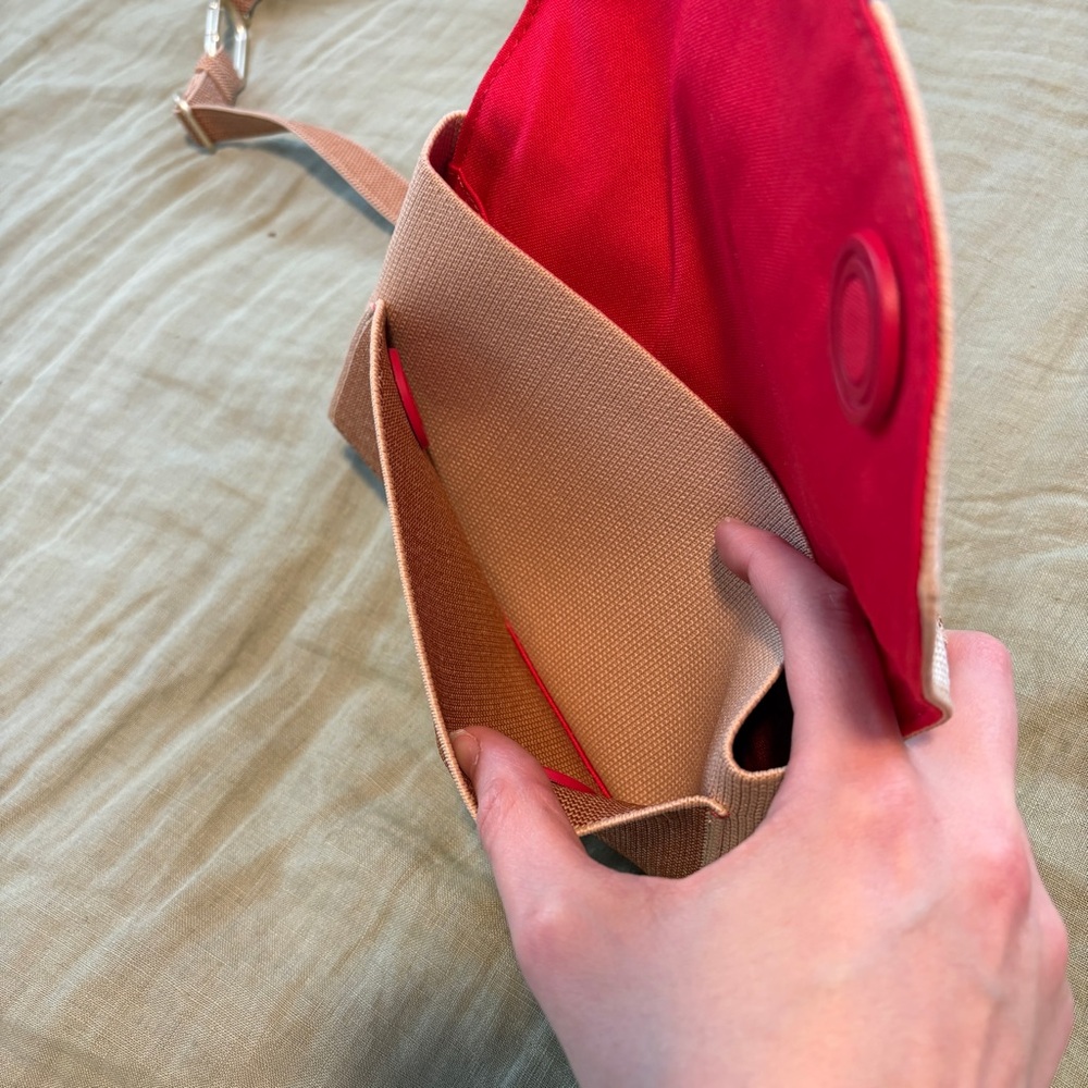 NWOT Rothy's the Belt Bag in Biscotti Brown *Small stain* - Picture 7 of 16